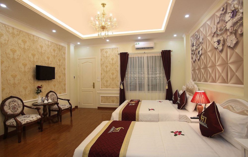 my moon hotel