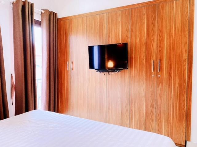 poetic hue hotel