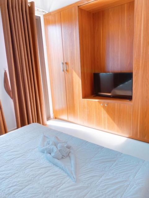 poetic hue hotel