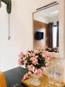 poetic hue hotel