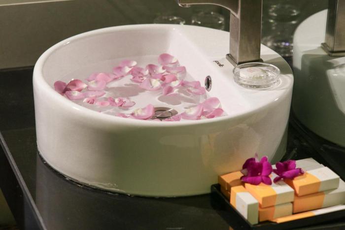 new space hotel airport