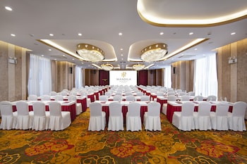 mandila beach hotel danang