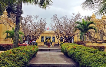 mandila beach hotel danang