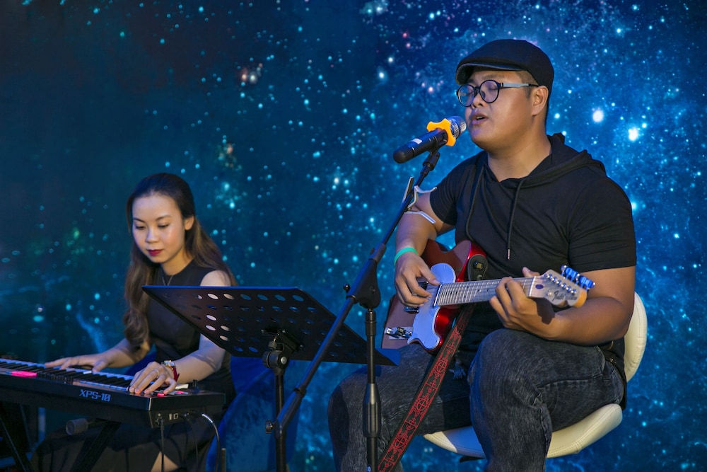 mandila beach hotel danang