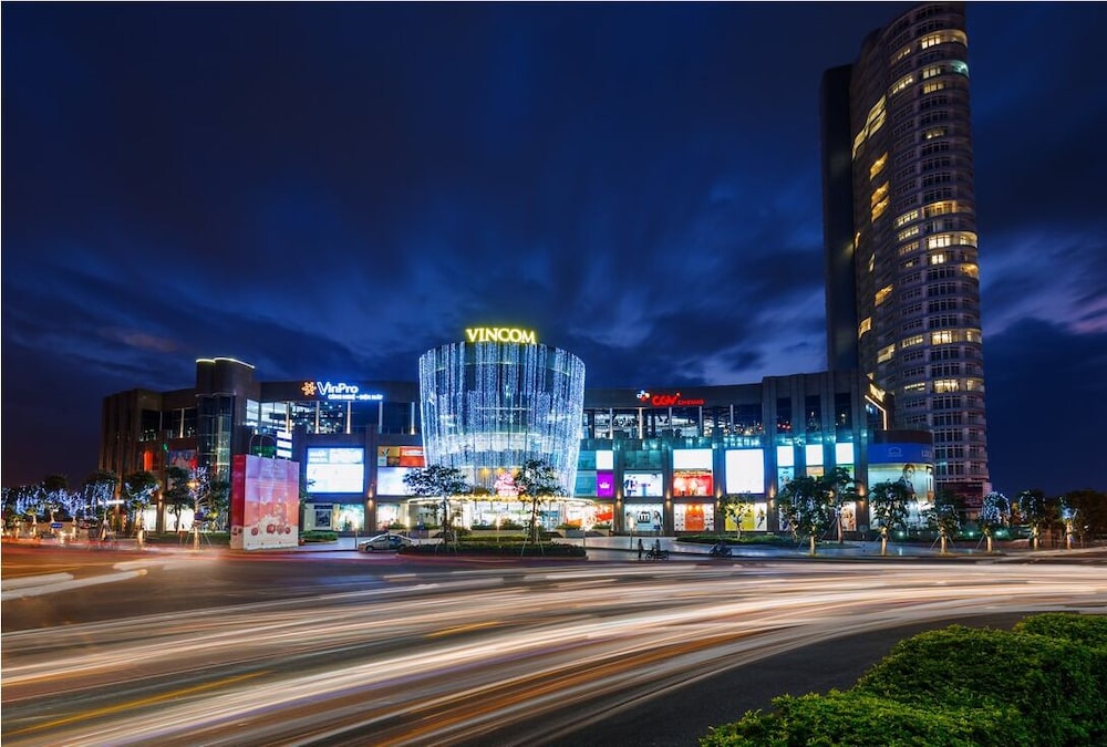 mandila beach hotel danang