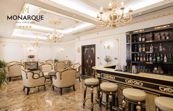 monarque hotel