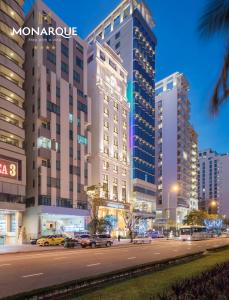 monarque hotel