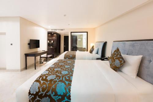 royal quang binh hotel