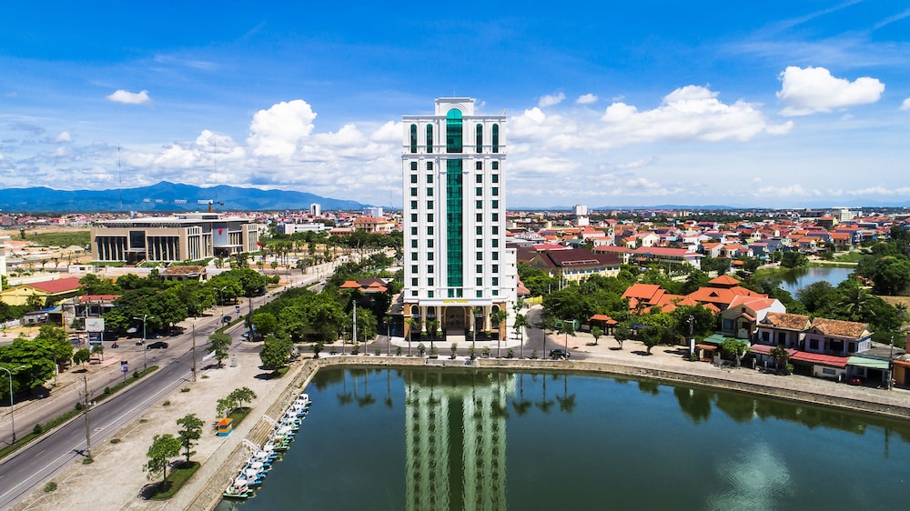 royal quang binh hotel