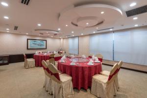 red river view hotel