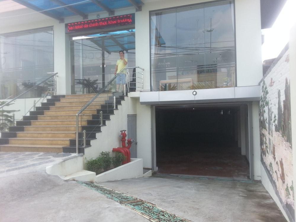 anova airport hotel convenient and friendly