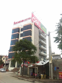 anova airport hotel convenient and friendly