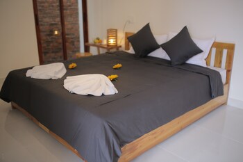 hue riverside villa