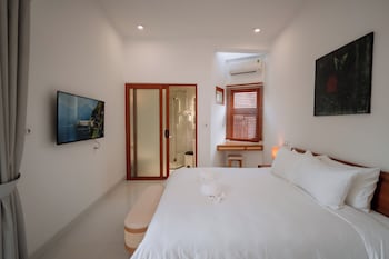 hue riverside villa