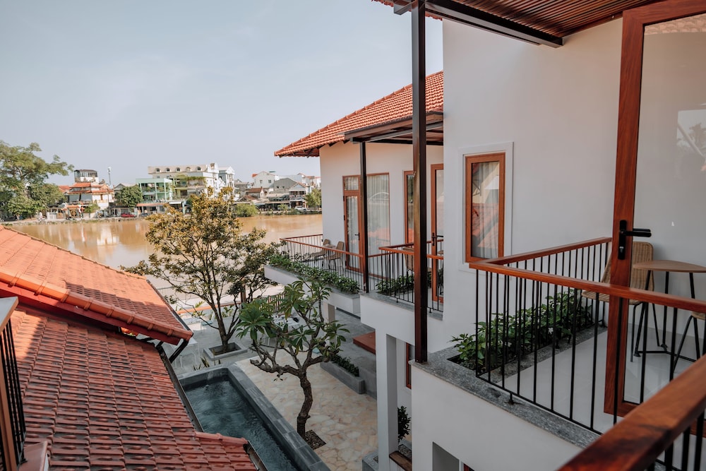 hue riverside villa