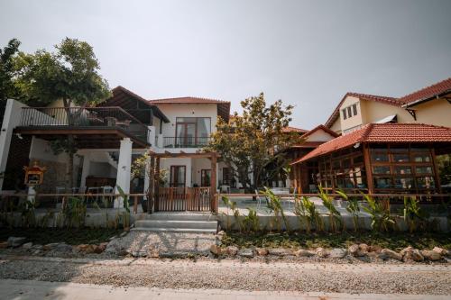 hue riverside villa