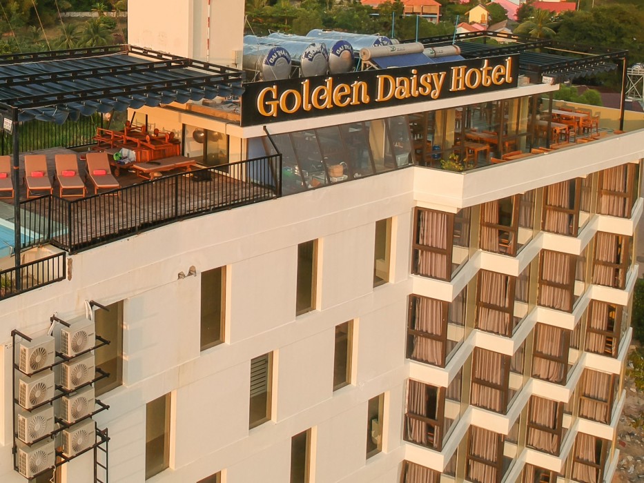 golden daisy hotel