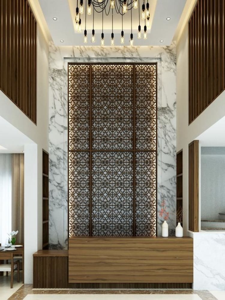 golden daisy hotel