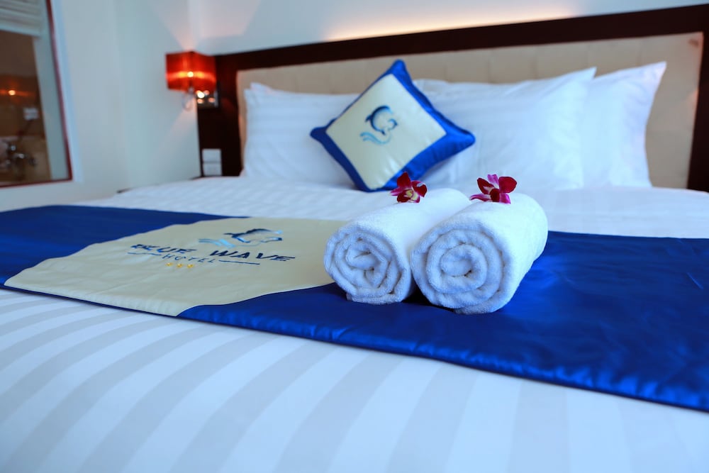 blue wave hotel