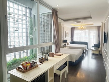 luxury old quarter hotel and gym
