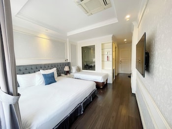 luxury old quarter hotel and gym