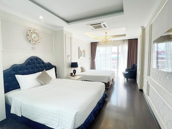 luxury old quarter hotel and gym