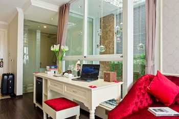 luxury old quarter hotel and gym