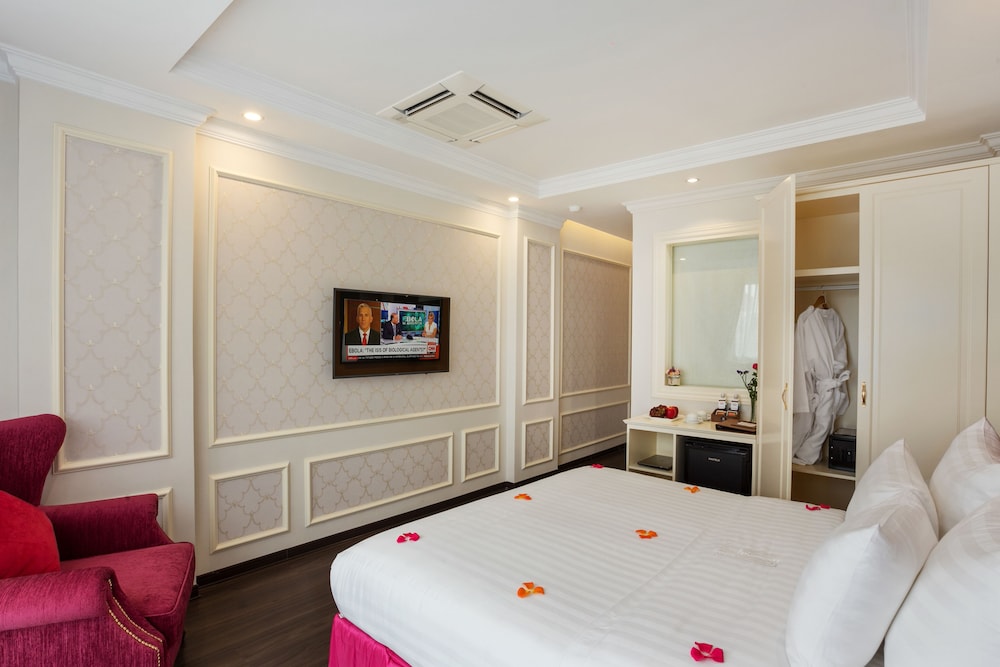 luxury old quarter hotel and gym