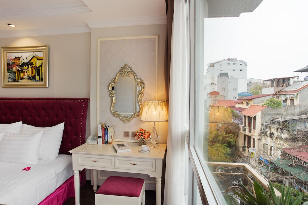 luxury old quarter hotel and gym