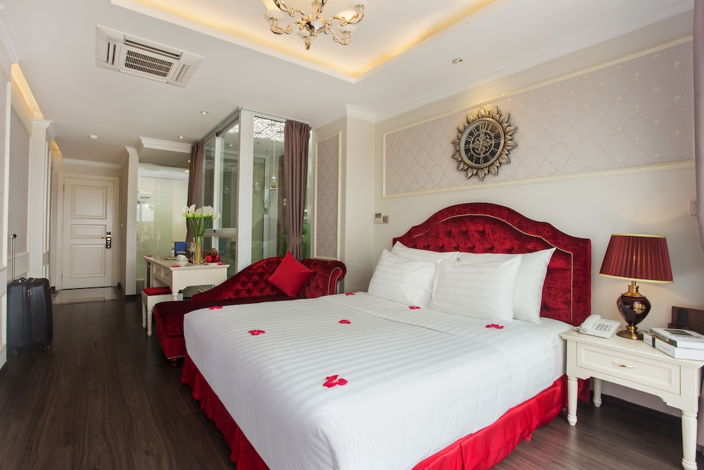 luxury old quarter hotel and gym