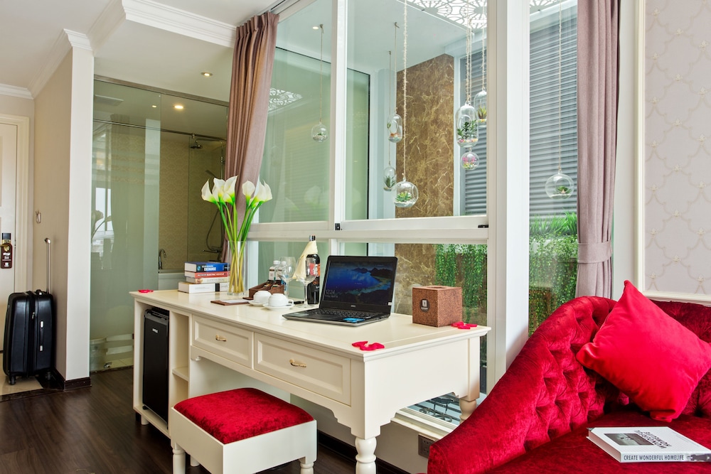 luxury old quarter hotel and gym