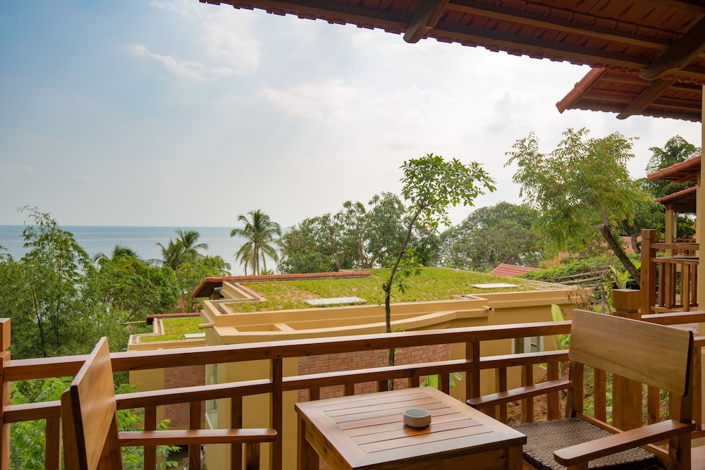 mango beach resort