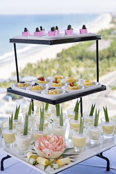 Yarra Ocean Suites Danang,M? An>>Da Nang,4 star