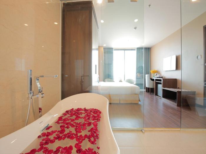 yarra ocean suites danang