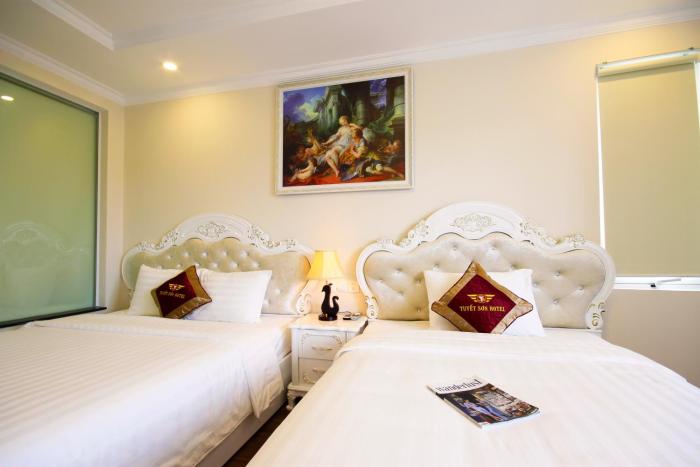 tuyet son hotel