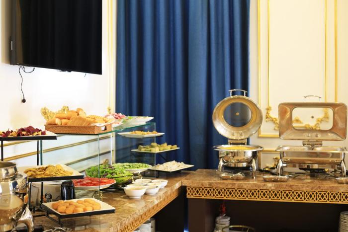 tuyet son hotel