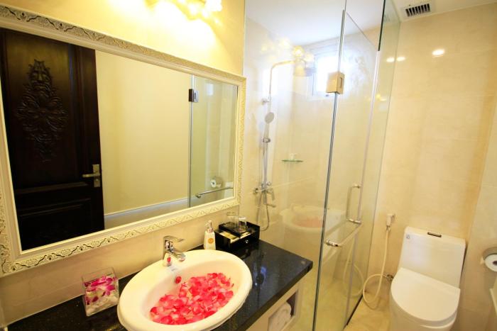 tuyet son hotel