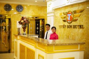 tuyet son hotel
