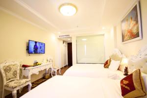 tuyet son hotel