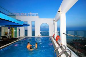 tuyet son hotel