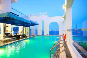 tuyet son hotel