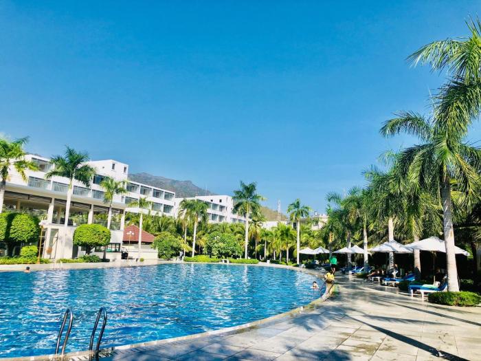 diamond bay condotel resort nha trang