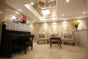 little hanoi deluxe hotel