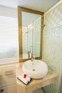 little hanoi deluxe hotel