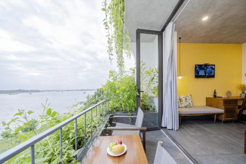 serene riverside hotel hoi an