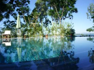 serene riverside hotel hoi an
