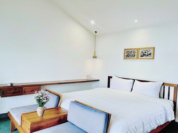 serene riverside hotel hoi an