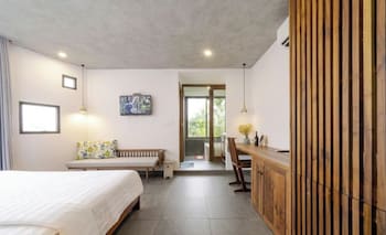 serene riverside hotel hoi an