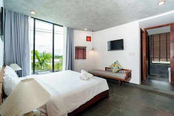 serene riverside hotel hoi an