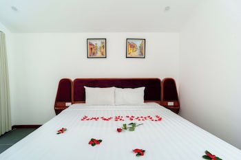 serene riverside hotel hoi an